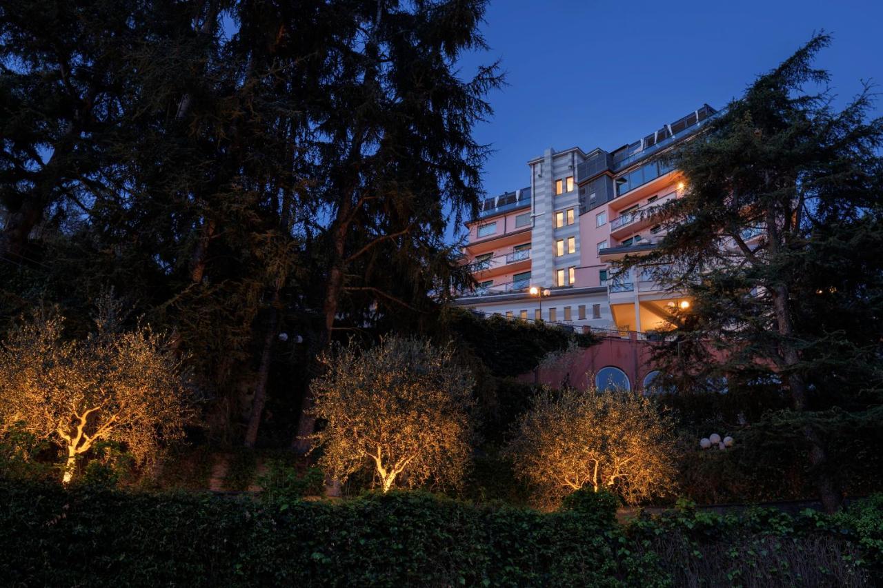 Hotel Vis A Vis 4*